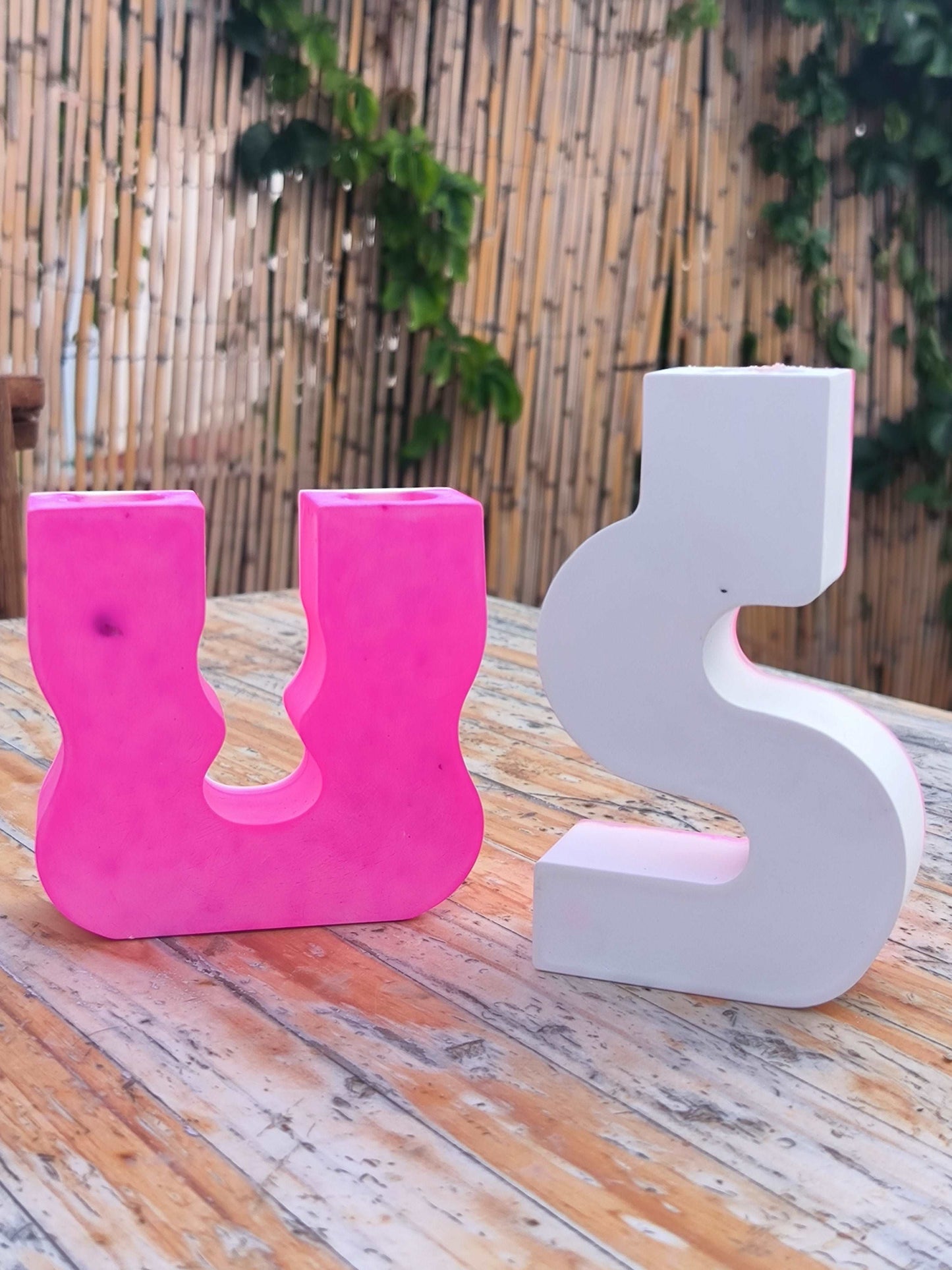 Portavelas U-Wave | Diseño Sostenible en Resina Ecológica