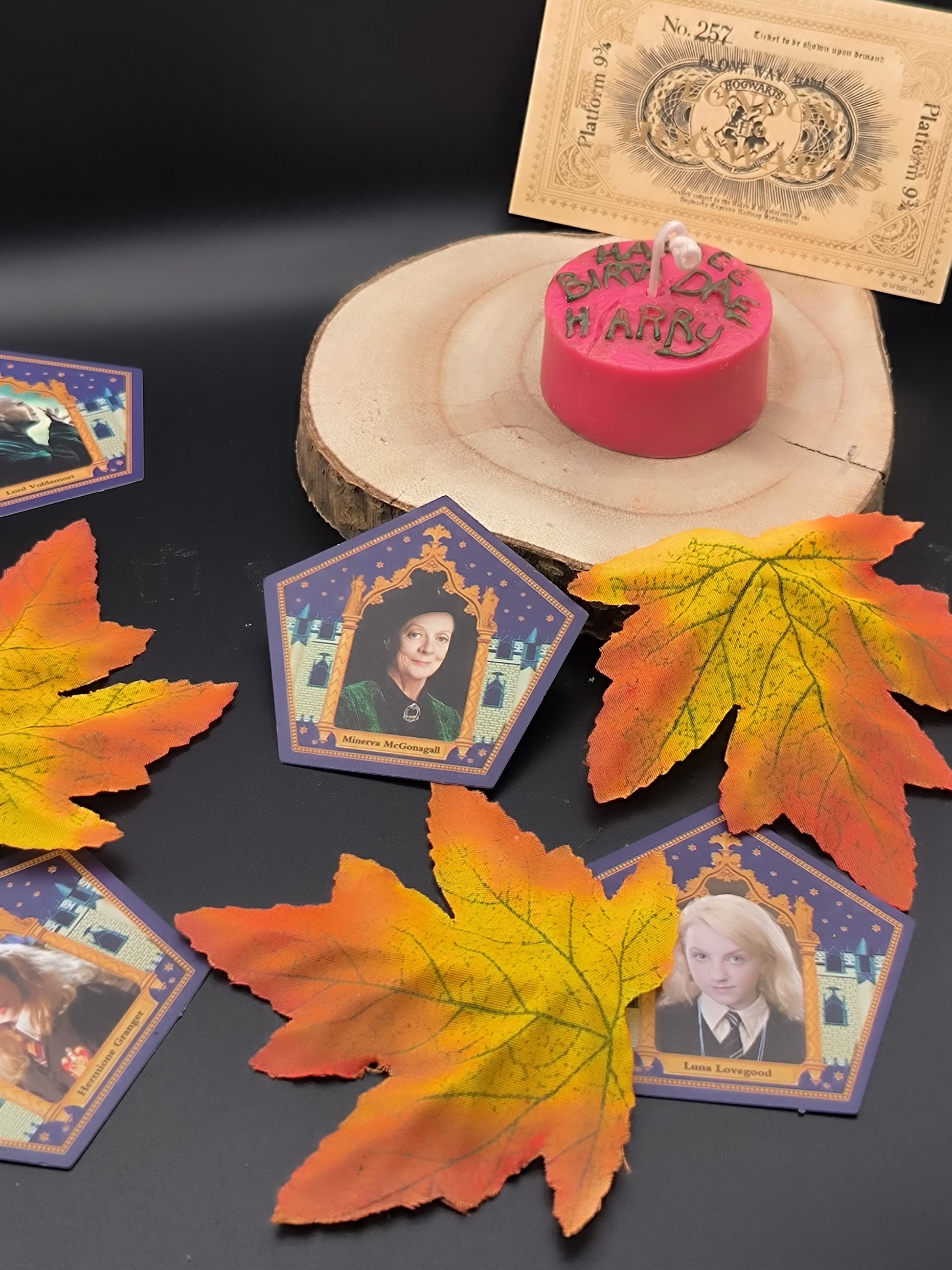 Mini Pastel de Cumpleaños de Hagrid – "Happee Birthdae Harry" 🎂🍓 EssenceWaxMelt