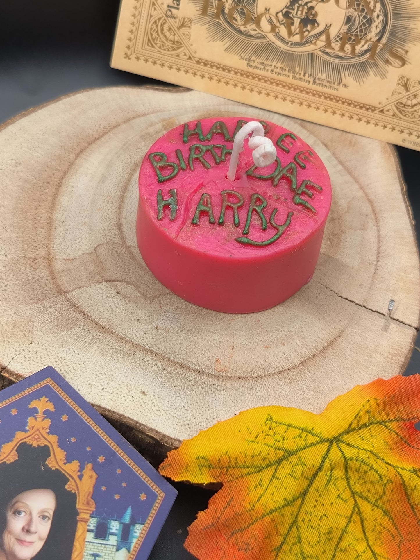 Mini Pastel de Cumpleaños de Hagrid – "Happee Birthdae Harry" 🎂🍓 EssenceWaxMelt