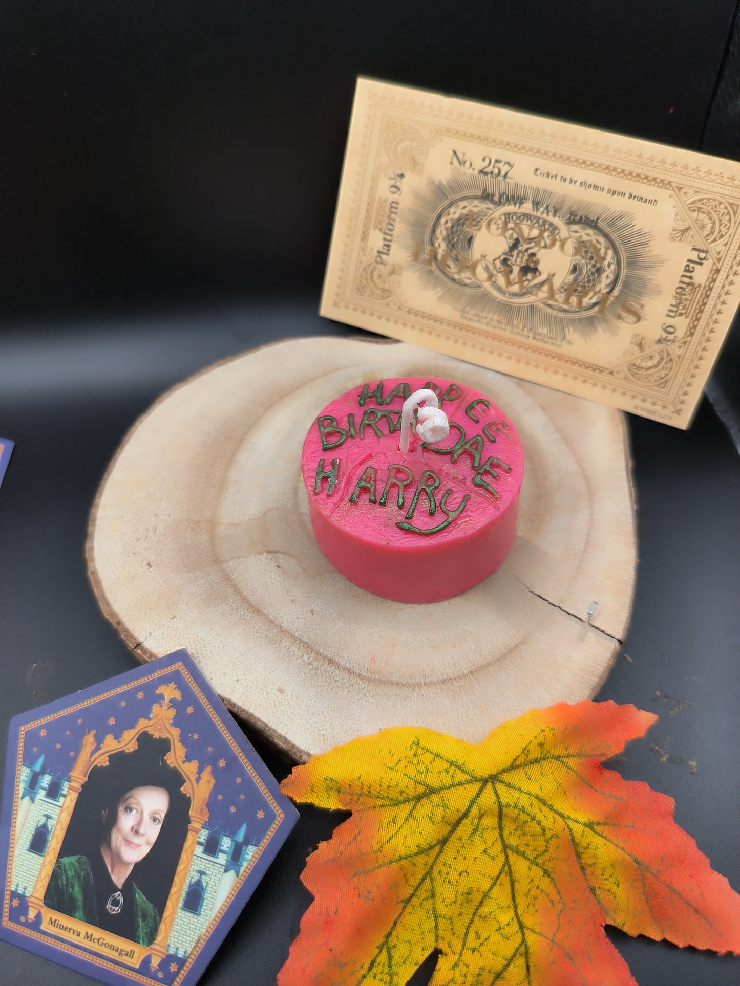 Mini Pastel de Cumpleaños de Hagrid – "Happee Birthdae Harry" 🎂🍓 EssenceWaxMelt