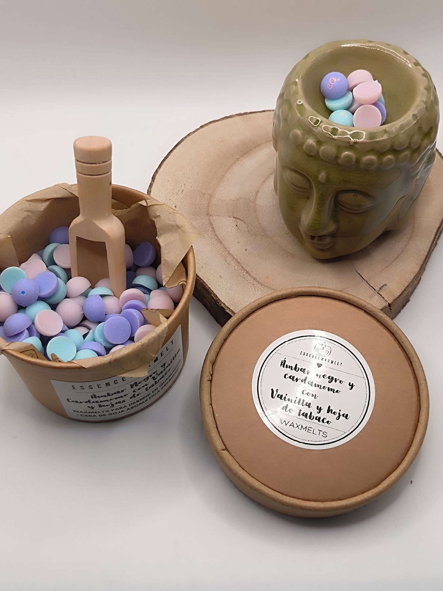 WaxMelts Box: Scoopies Ámbar Negro y Cardamomo con Vainilla y hoja de tabaco EssenceWaxMelt