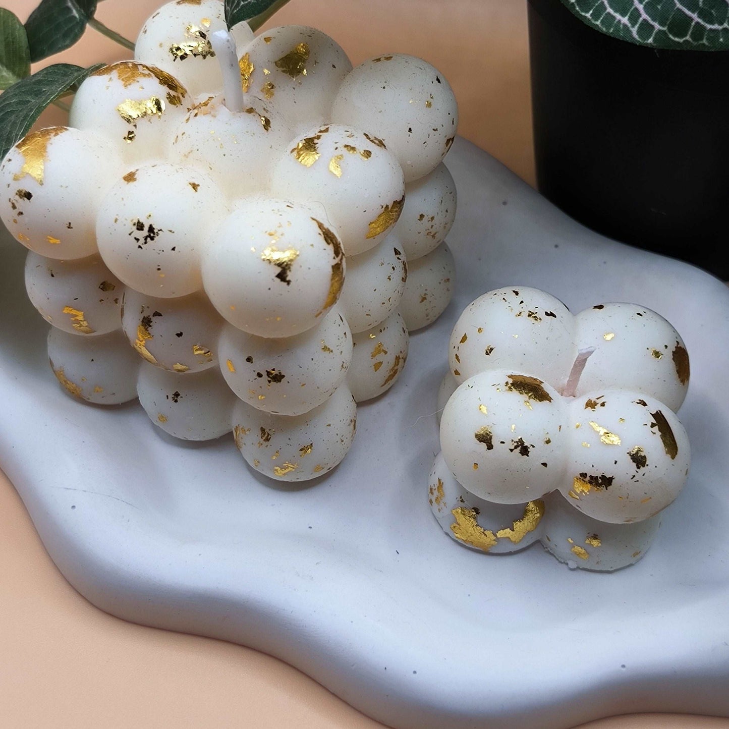 Vela Decorativa Bubble Cube con Detalles Dorados | Cera Ecológica Hecha a Mano